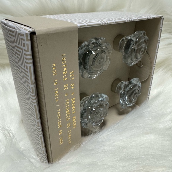 SET OF 4 DECORATIVE HANDCRAFTED IN INDIA GLASS DRAWER KNOBS - Picture 9 of 17